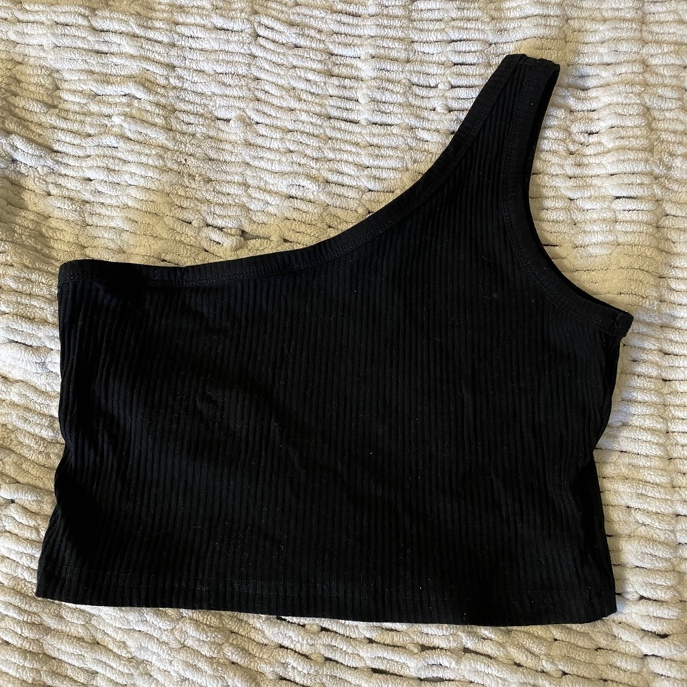 Black One-Shoulder Ribbed Crop Top